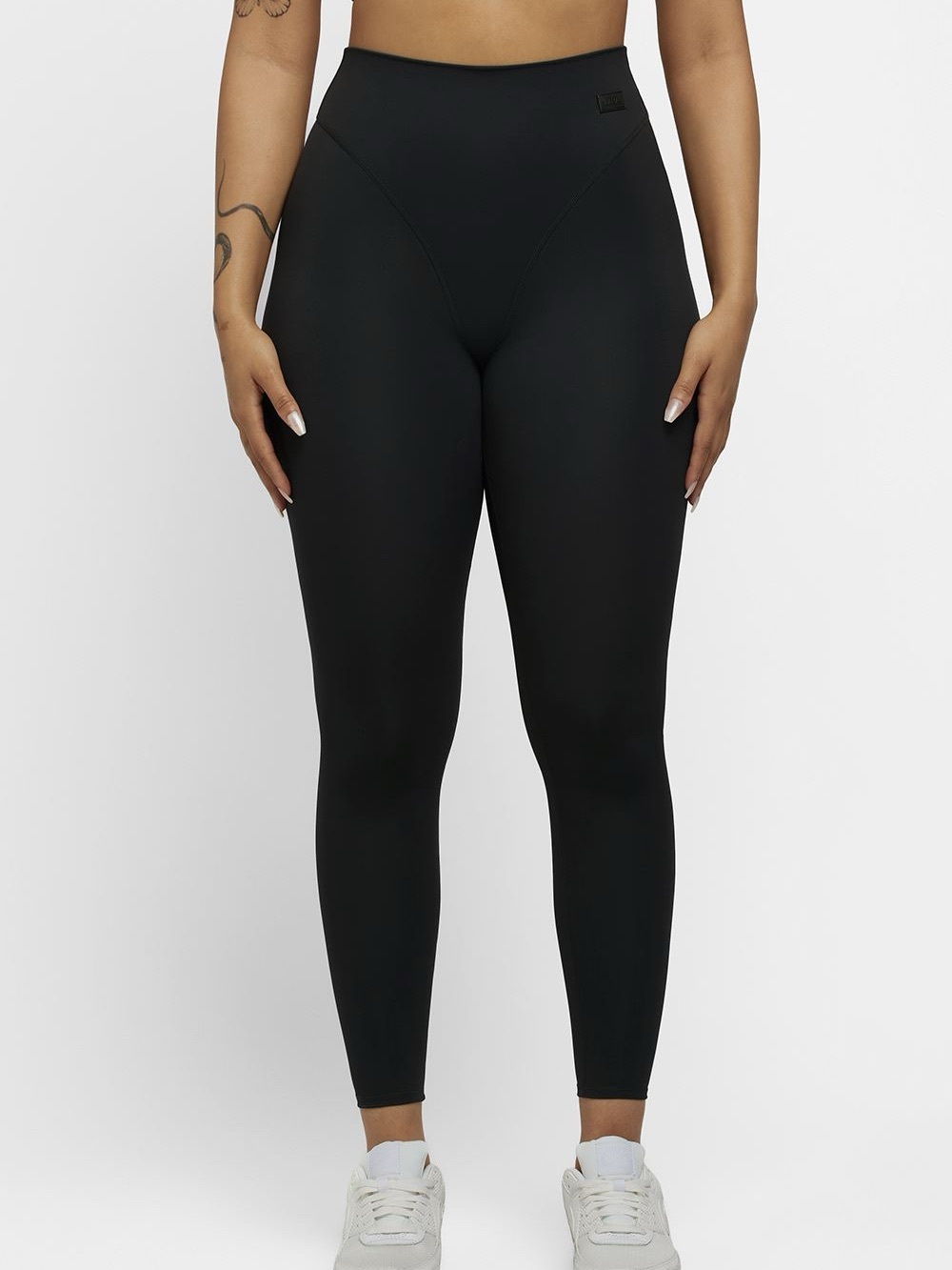 Nama High-Rise Black Contour Leggings